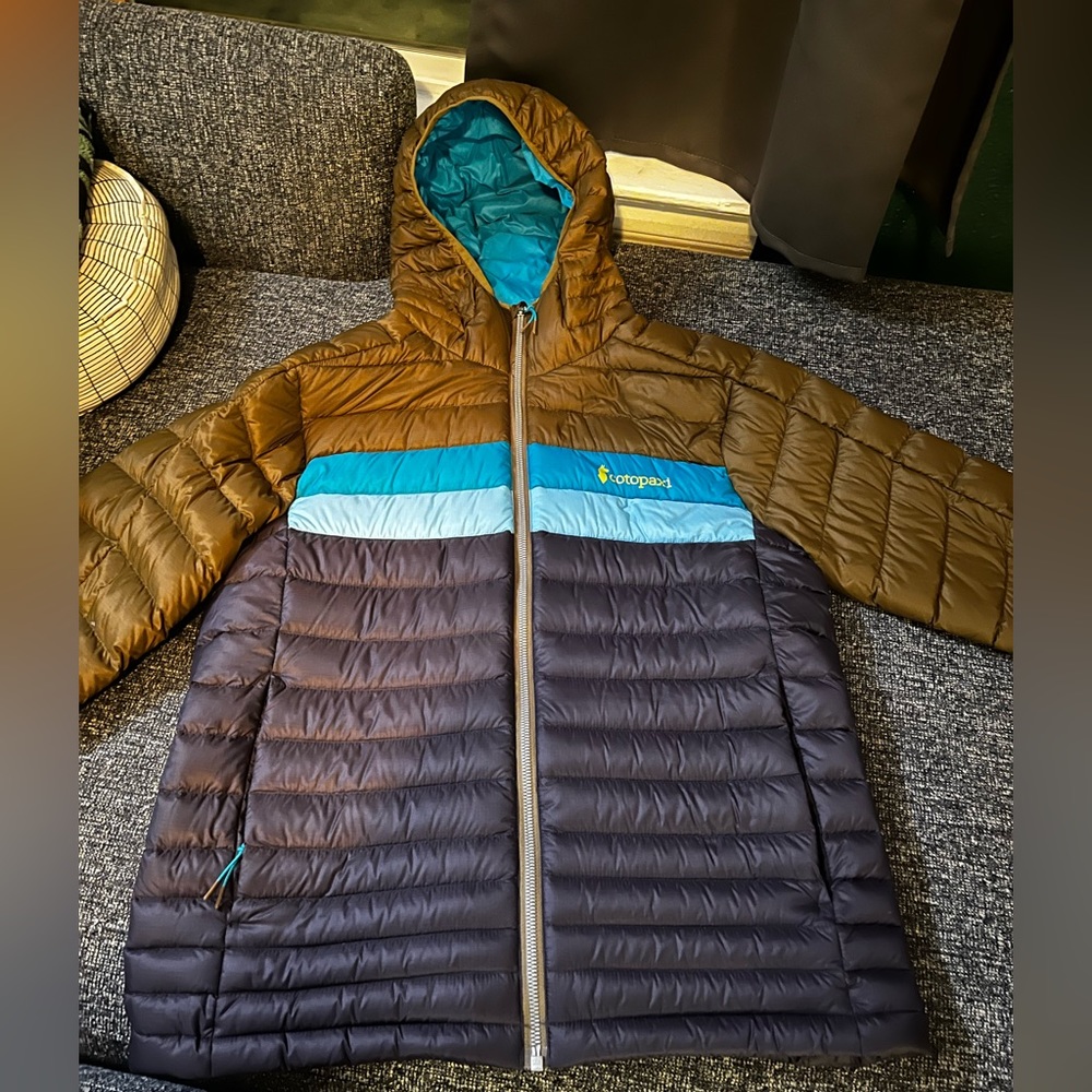 Cotopaxi hooded jacket, men’s small, mixed green and blue colors